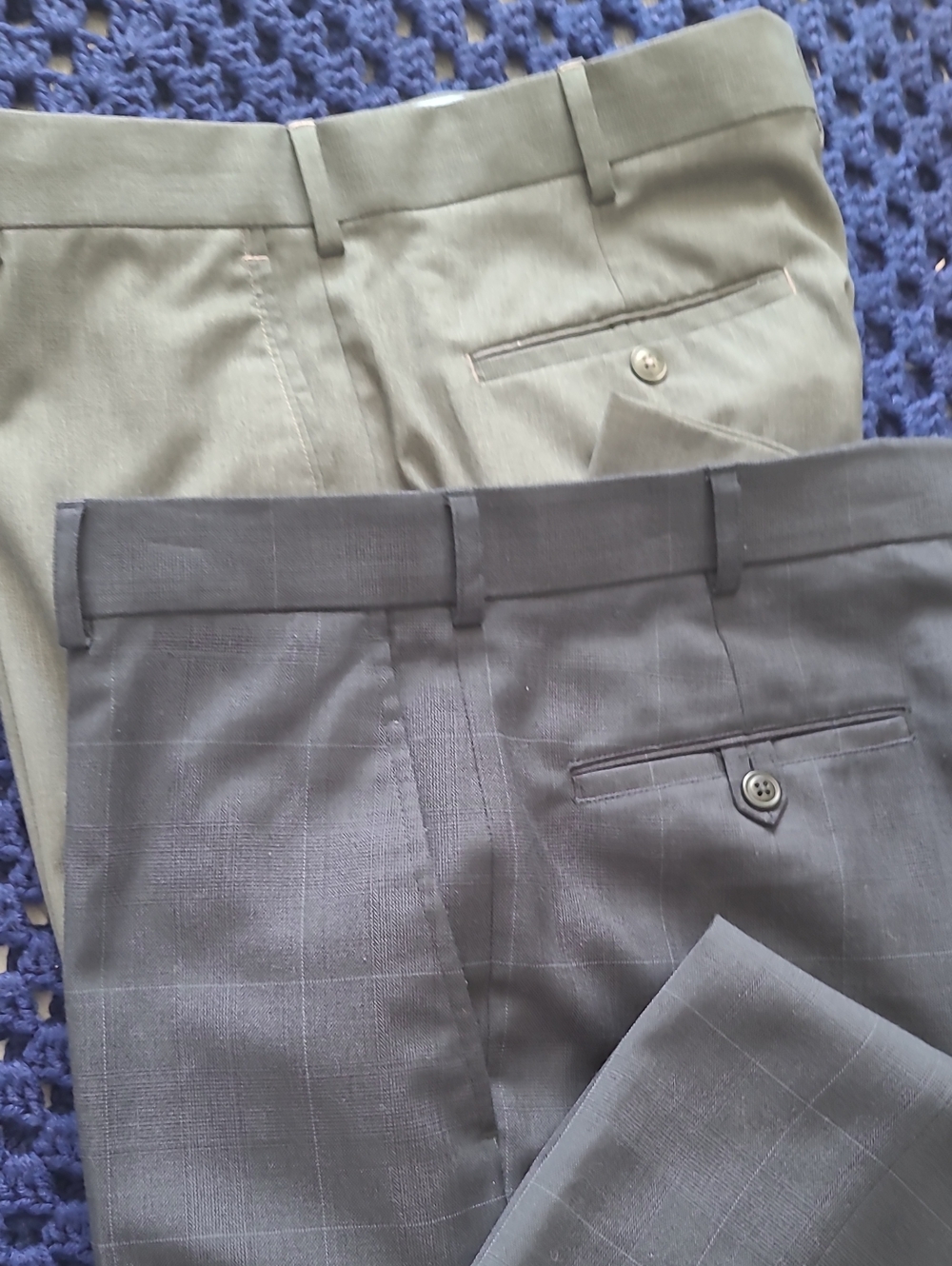 Roundtree & Yorke Men's Dress Pants in Gray and Navy